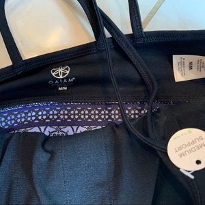 GAIAM Intimates & Sleepwear - GAIAM Sports Bra Medium NWT GAIAM Intimates & Sleepwear - GAIAM Sports Bra Medium NWT